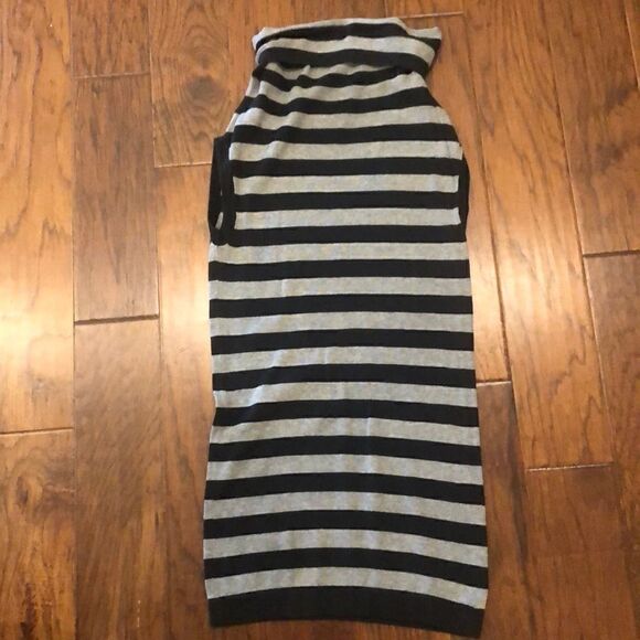 Sleeveless striped turtleneck sweater dress - Picture 1 of 1